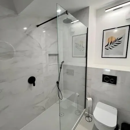 펜션 Luxury 1 Bed House With Shared Pool *