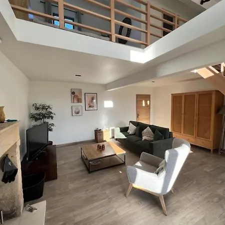 Luxury 1 Bed House With Shared Pool 펜션 Saint-Savinien