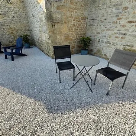 Luxury 1 Bed House With Shared Pool * Saint-Savinien
